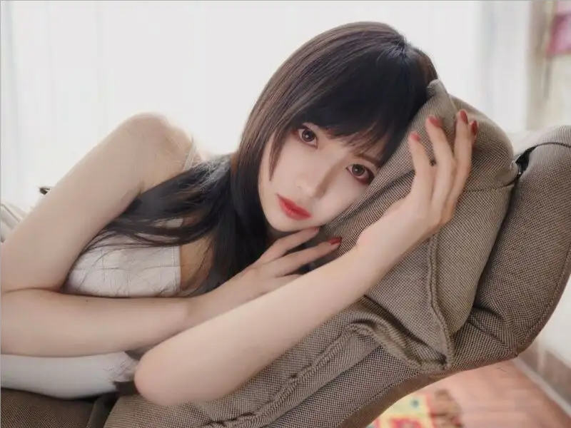 阳光偏爱慵懒，我偏爱无人打扰的午后